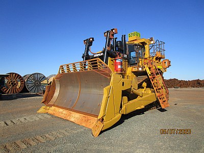 CAT D10 Dozer