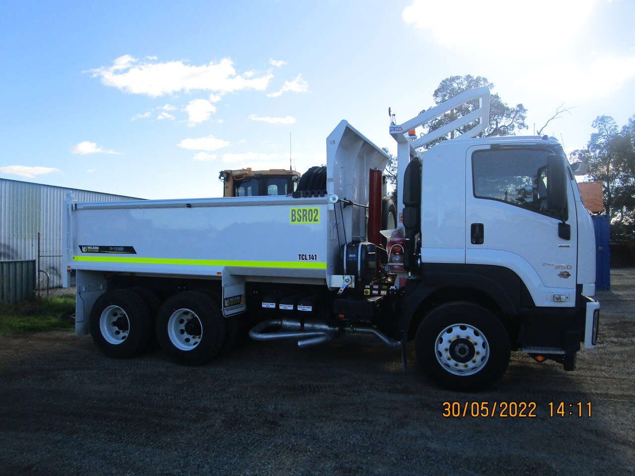 Tipper Truck 6 Wheel Isuzu